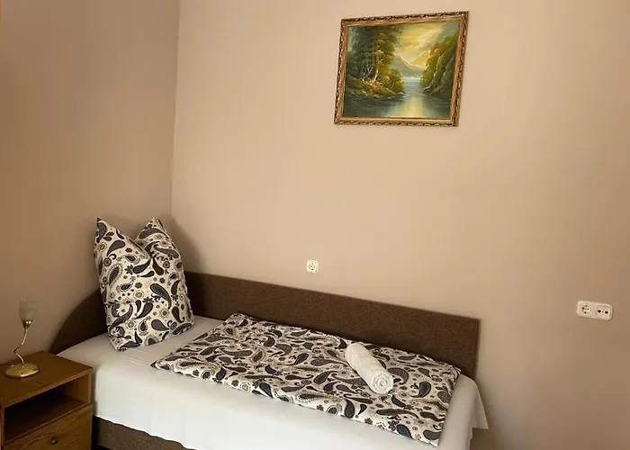 Lavender Apartment *